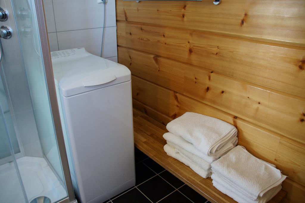 Aaroybukt Guesthouse Aroybukta Ngoại thất bức ảnh